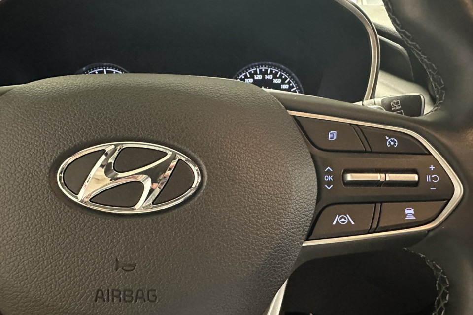 2021 Hyundai Santa Fe - Image 17