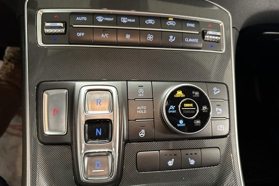 2021 Hyundai Santa Fe - Image 18