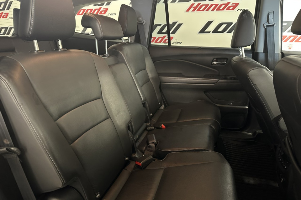 2022 Honda Pilot - Image 18
