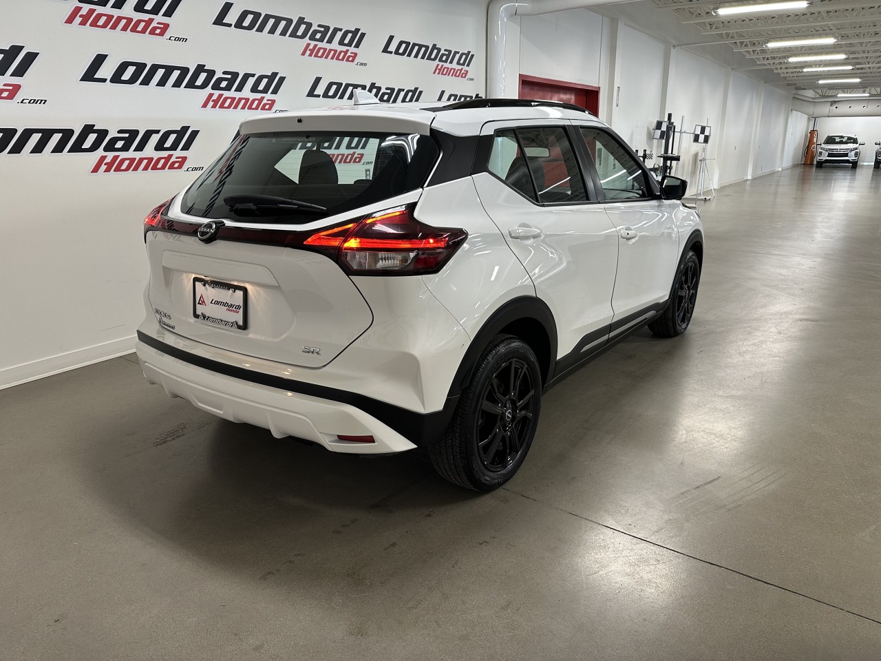 2023 Nissan Kicks - Image 4