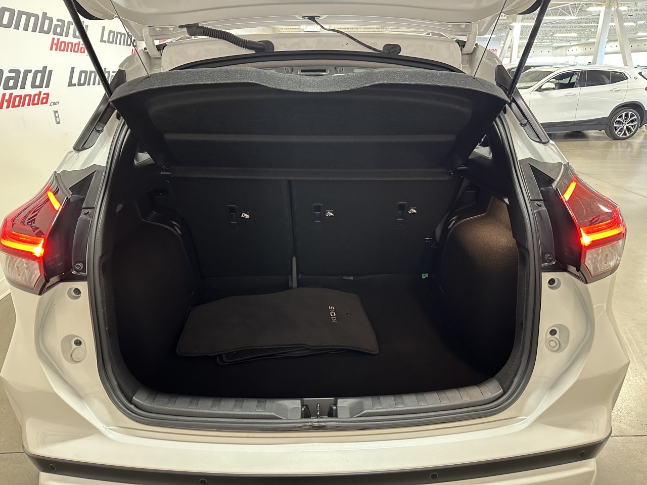 2023 Nissan Kicks - Image 19