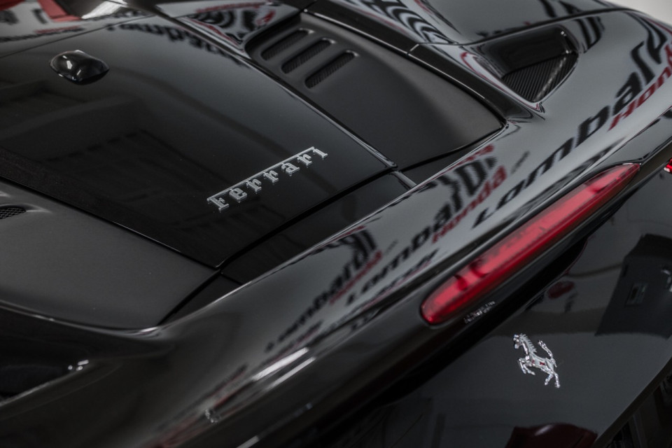 2021 Ferrari F8 Spider - Image 9