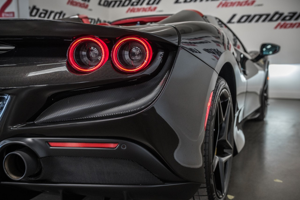 2021 Ferrari F8 Spider - Image 11