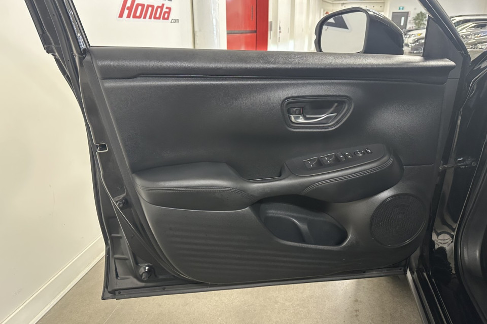 2023 Honda HR-V - Image 11