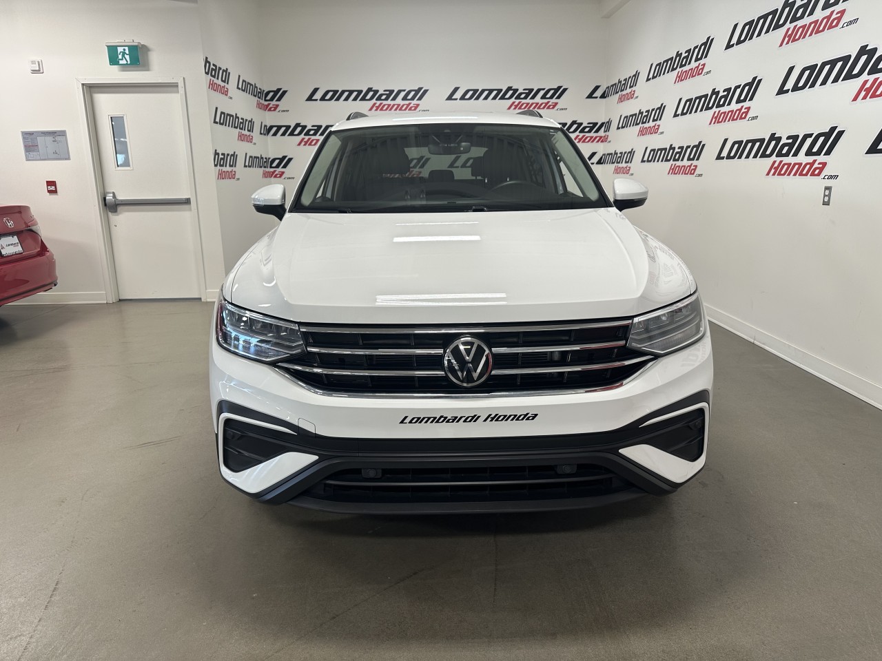 2022 Volkswagen Tiguan - Image 3