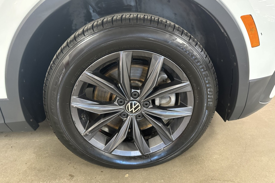 2022 Volkswagen Tiguan - Image 5