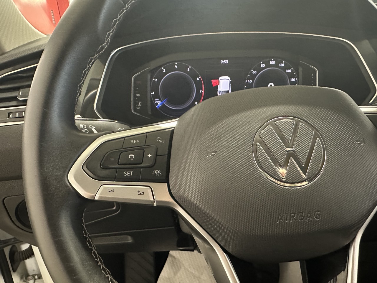 2022 Volkswagen Tiguan - Image 14