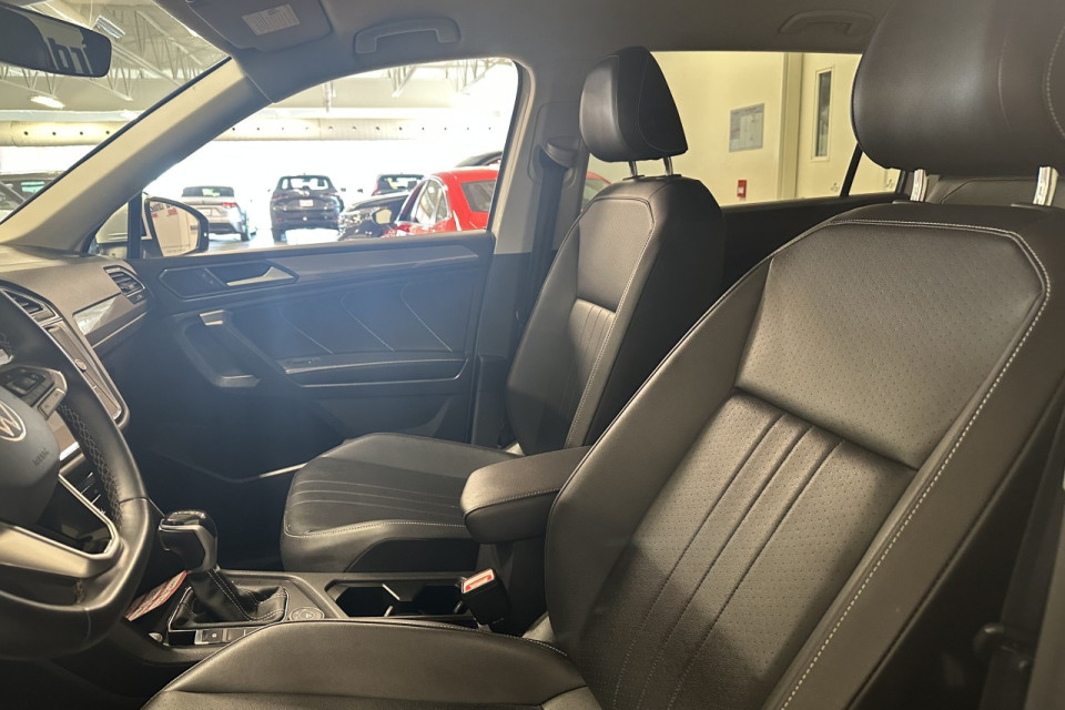 2022 Volkswagen Tiguan - Image 13