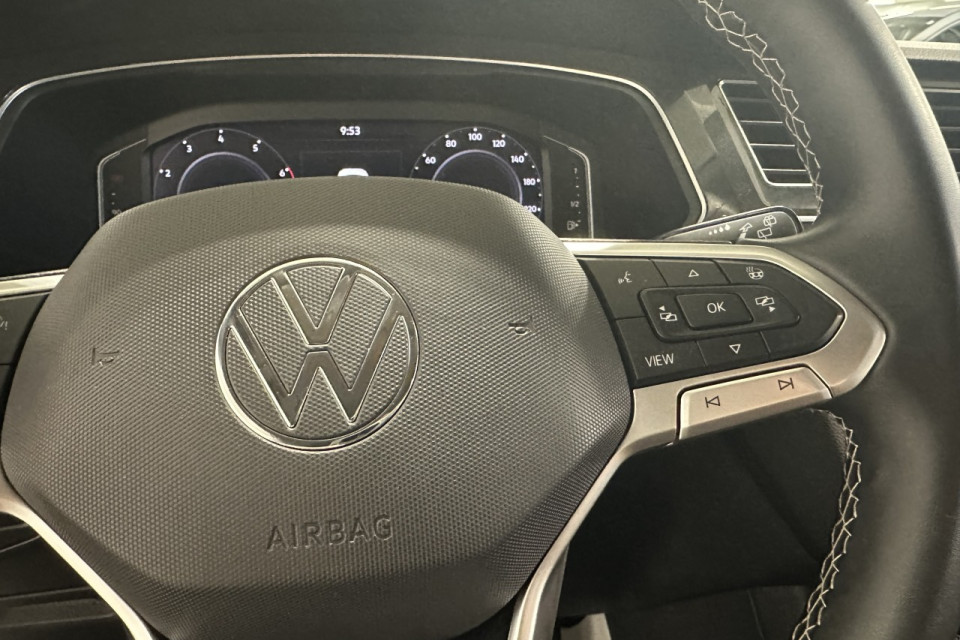 2022 Volkswagen Tiguan - Image 15