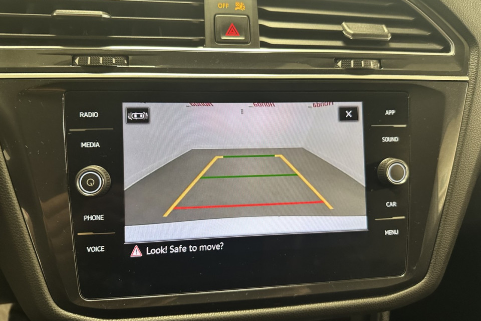 2022 Volkswagen Tiguan - Image 16