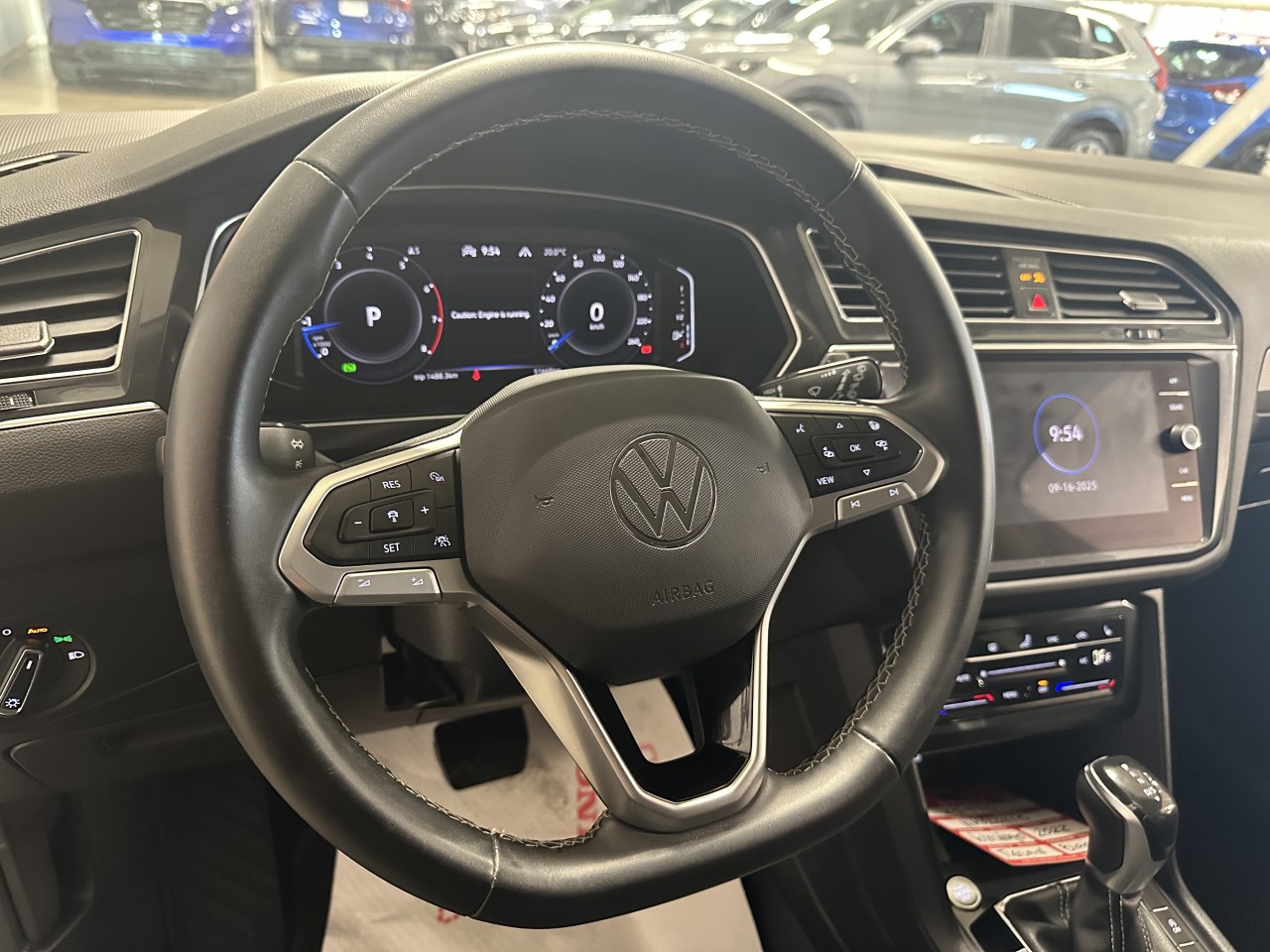 2022 Volkswagen Tiguan - Image 18