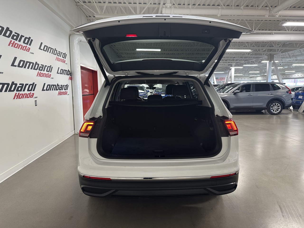 2022 Volkswagen Tiguan - Image 19