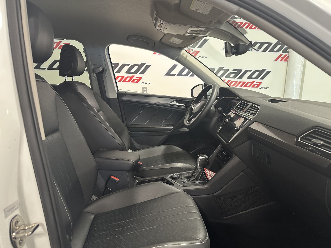 2022 Volkswagen Tiguan - Image 20