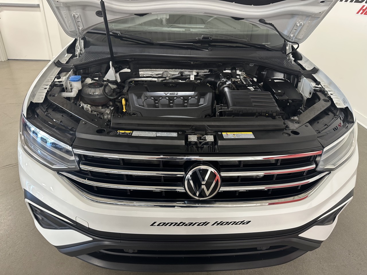 2022 Volkswagen Tiguan - Image 22