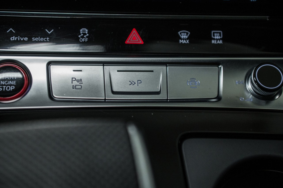 2024 Audi RS6 - Image 26