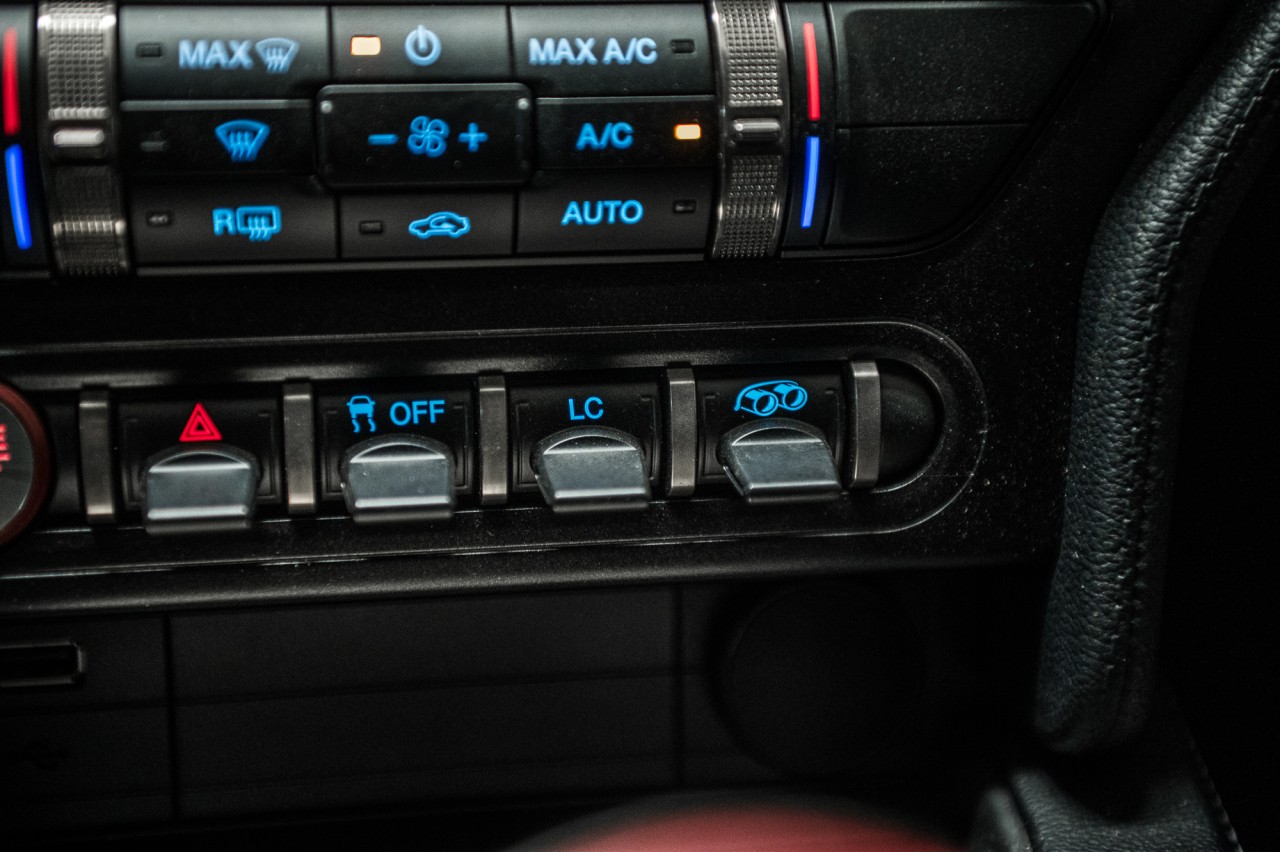 2020 Ford Mustang - Image 25