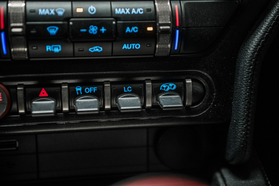 2020 Ford Mustang - Image 25