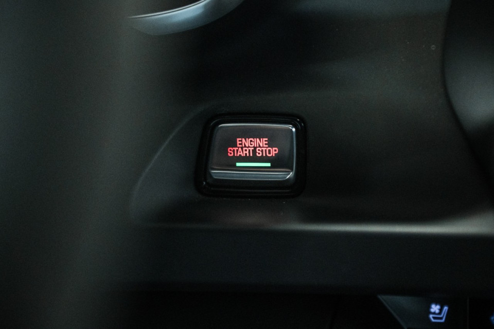 2021 Chevrolet Camaro - Image 19