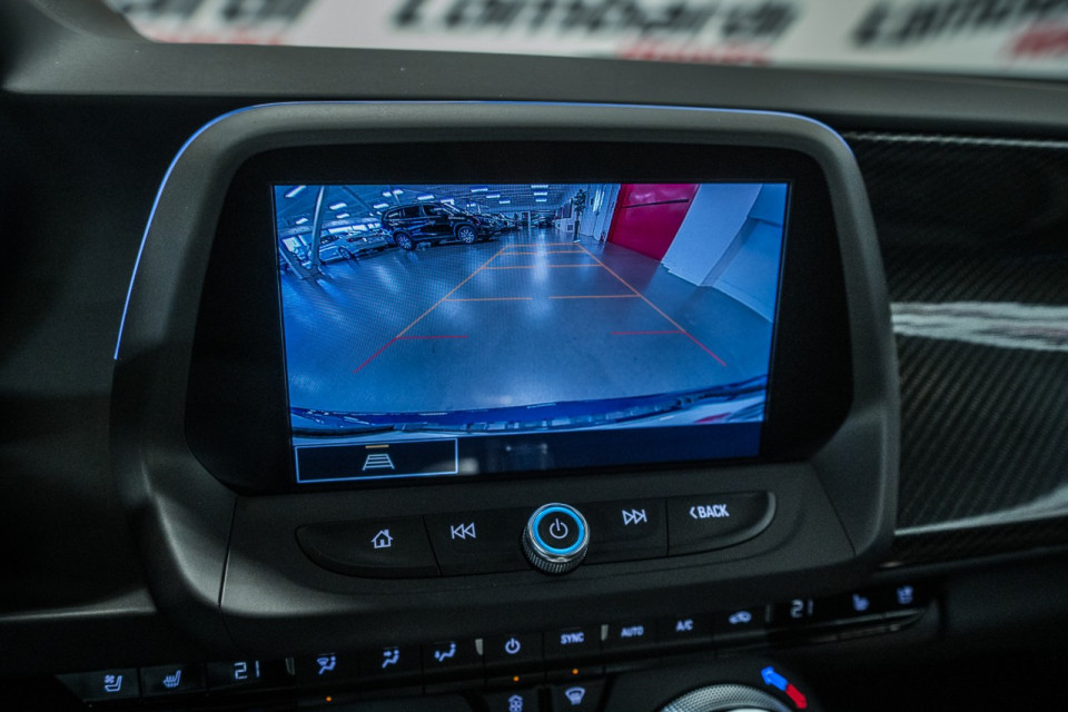 2021 Chevrolet Camaro - Image 21