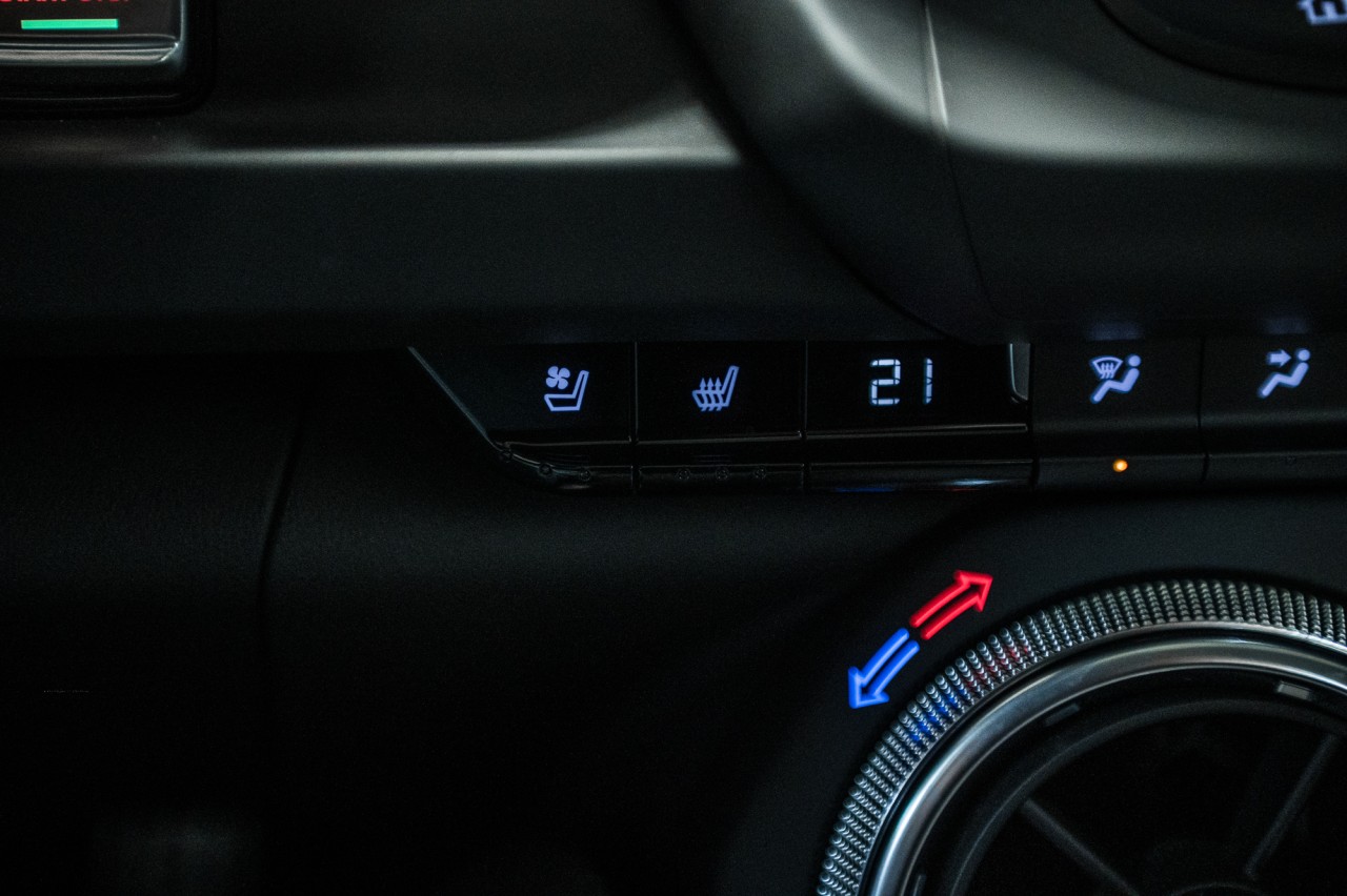 2021 Chevrolet Camaro - Image 22