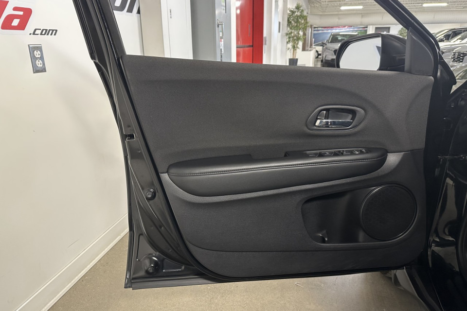 2022 Honda HR-V - Image 11