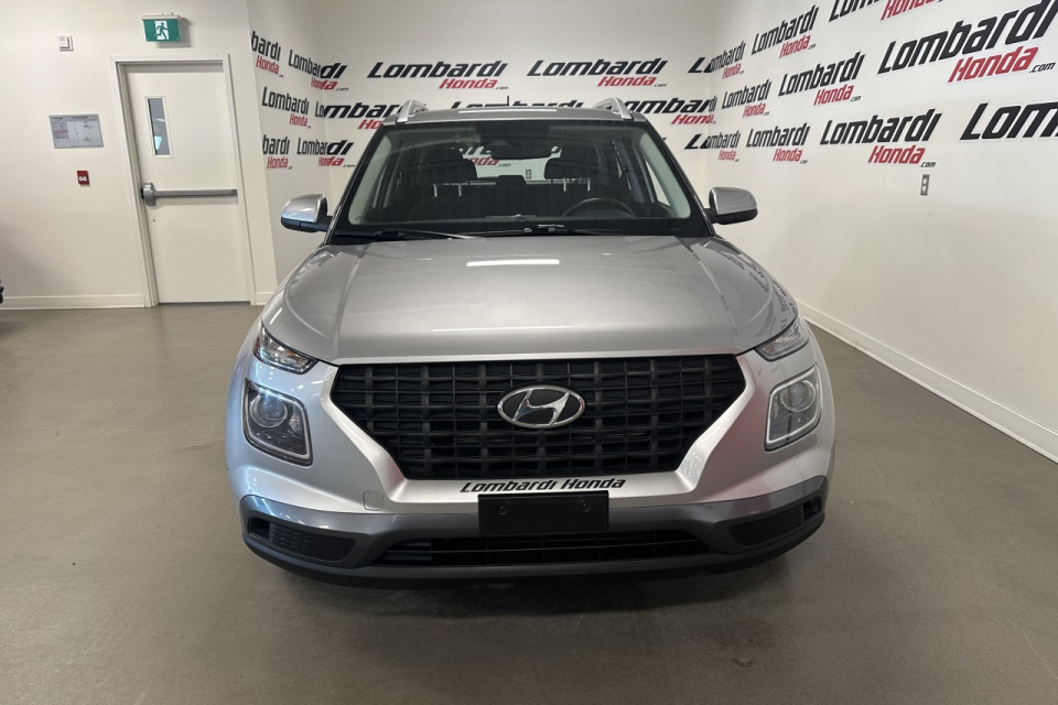 2023 Hyundai Venue - Image 3