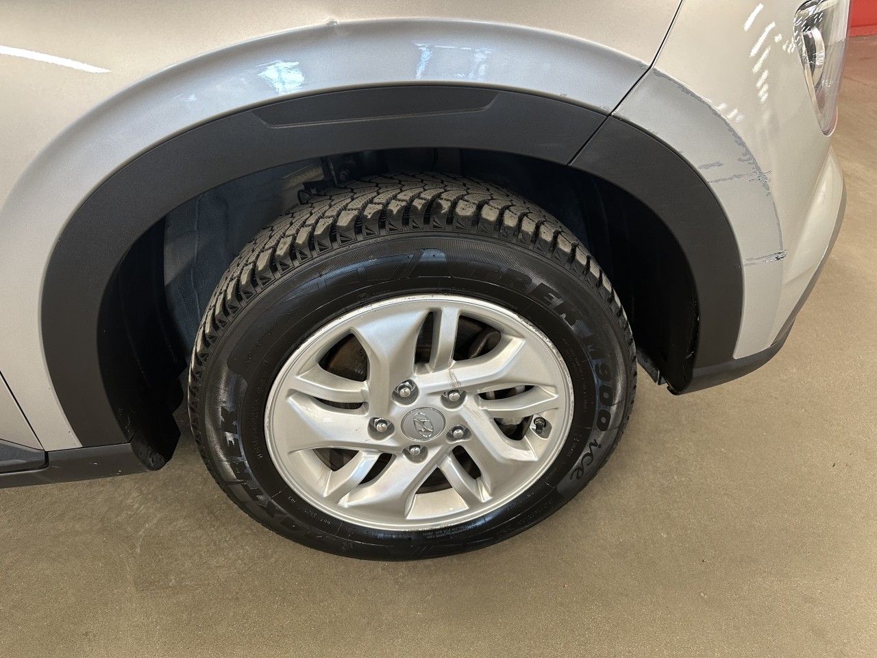 2023 Hyundai Venue - Image 6