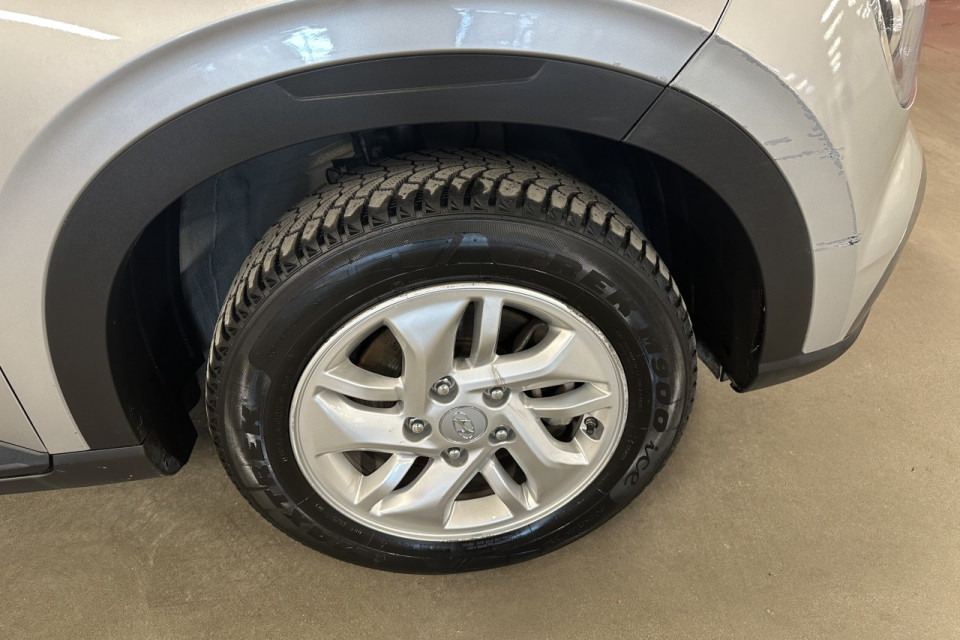 2023 Hyundai Venue - Image 6