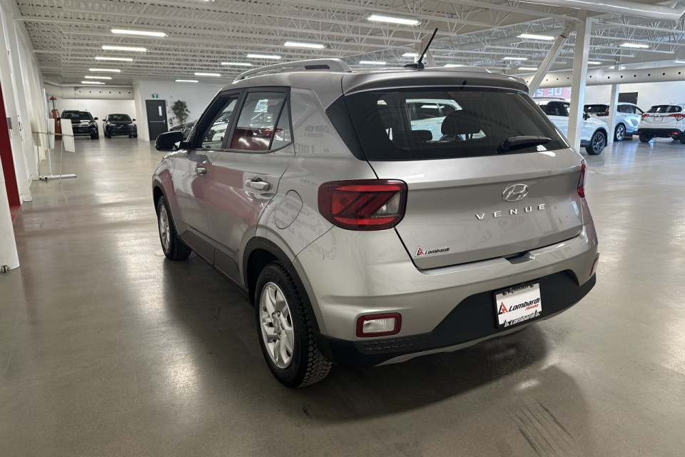 2023 Hyundai Venue - Image 11