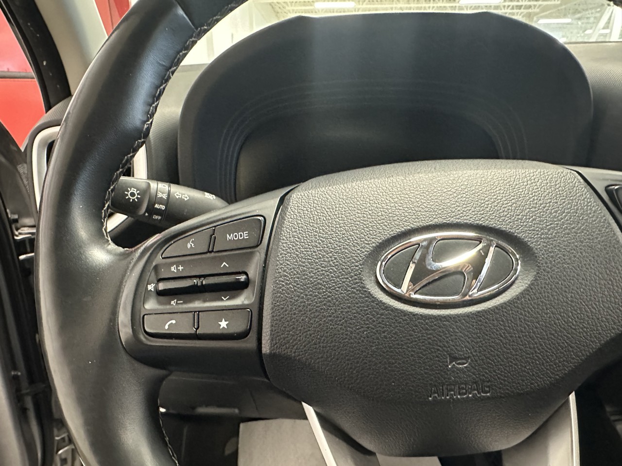2023 Hyundai Venue - Image 15