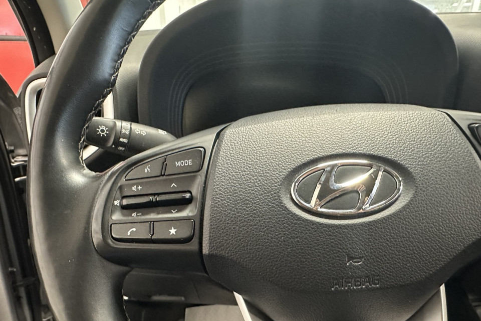 2023 Hyundai Venue - Image 15