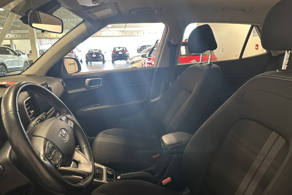 2023 Hyundai Venue - Image 13