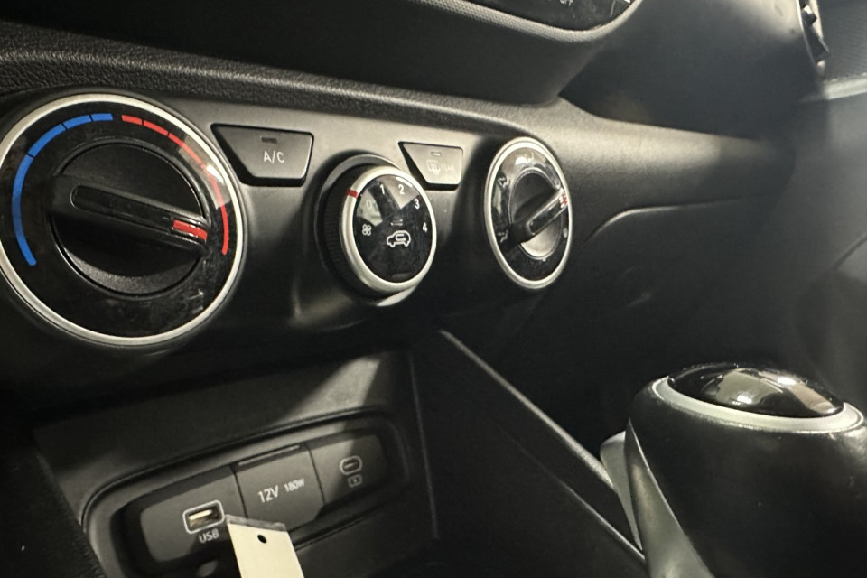 2023 Hyundai Venue - Image 17