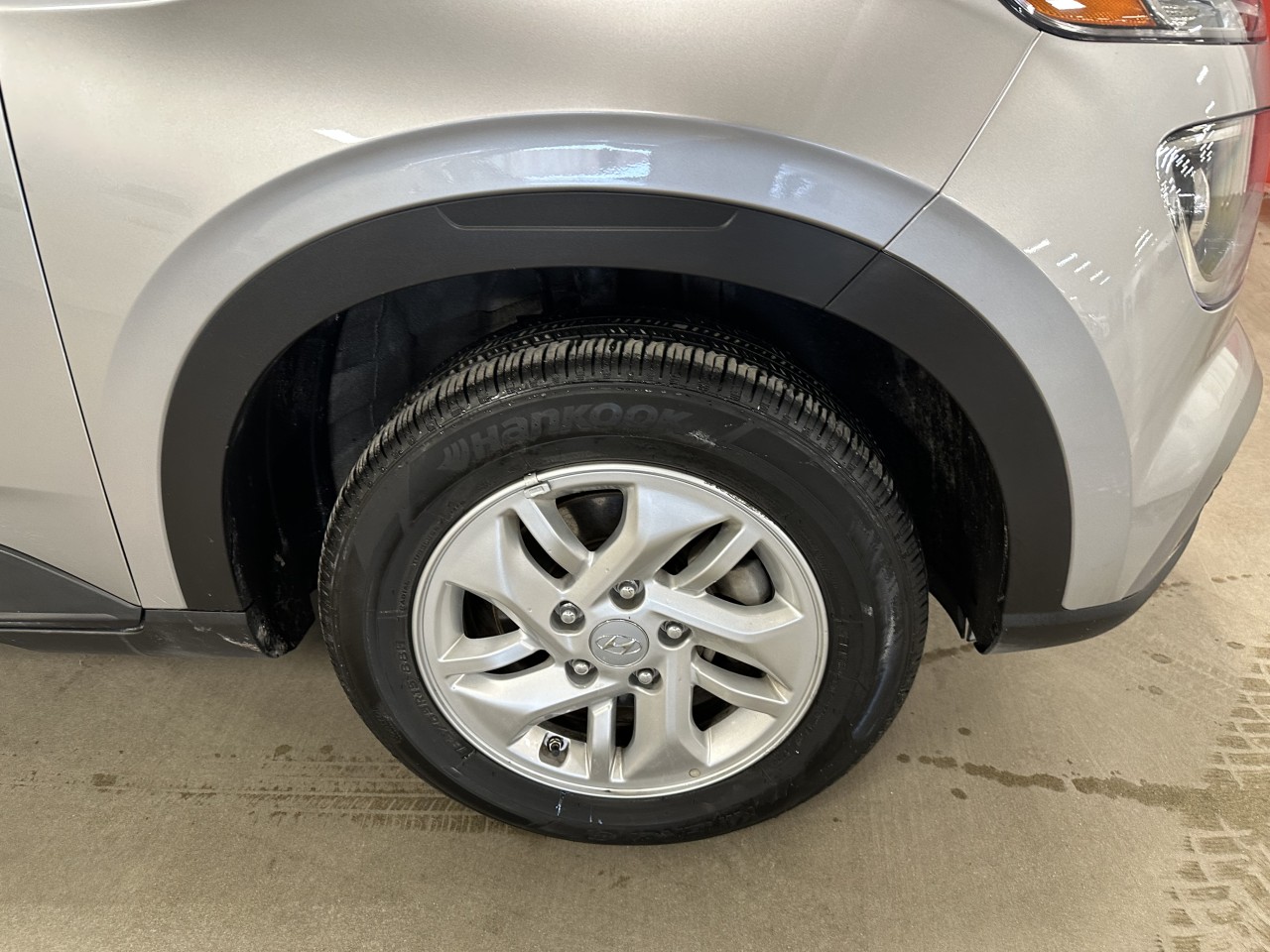 2023 Hyundai Venue - Image 6