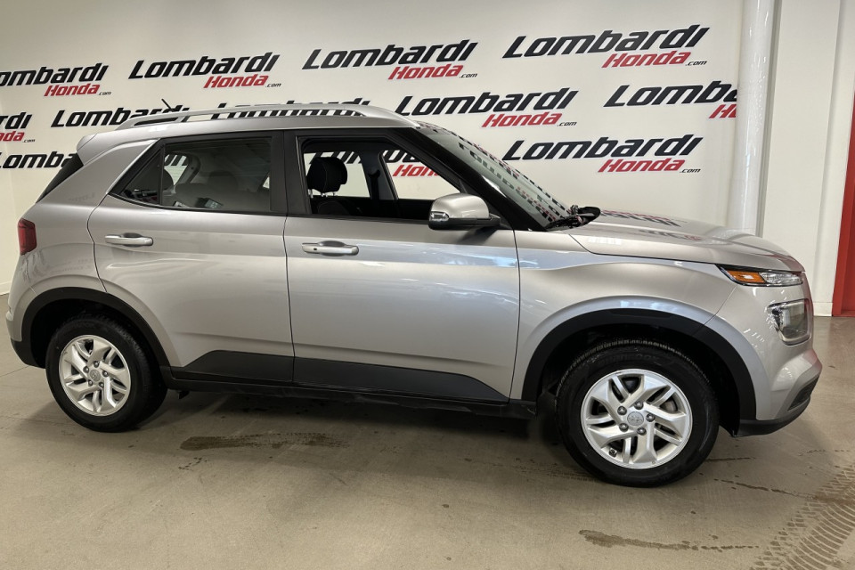 2023 Hyundai Venue - Image 7