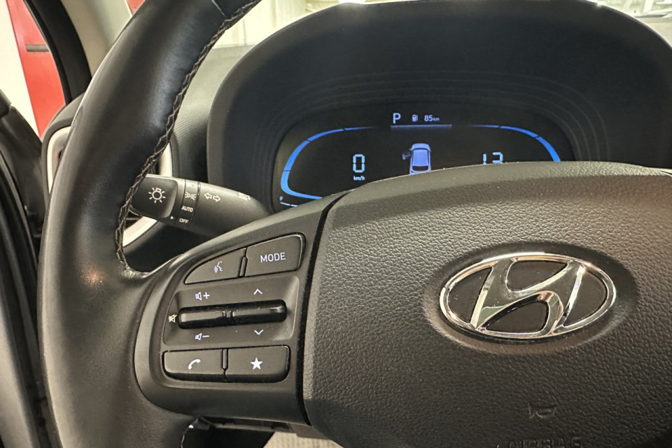 2023 Hyundai Venue - Image 14