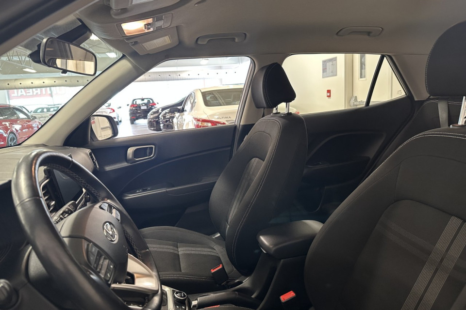 2023 Hyundai Venue - Image 13