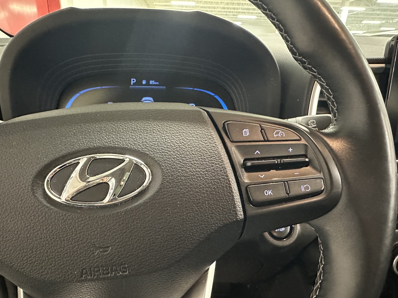 2023 Hyundai Venue - Image 15