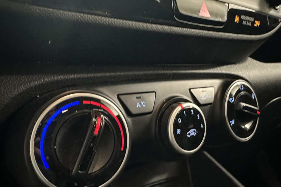 2023 Hyundai Venue - Image 17