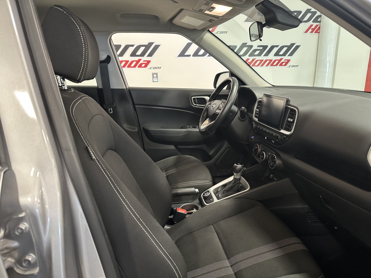 2023 Hyundai Venue - Image 21