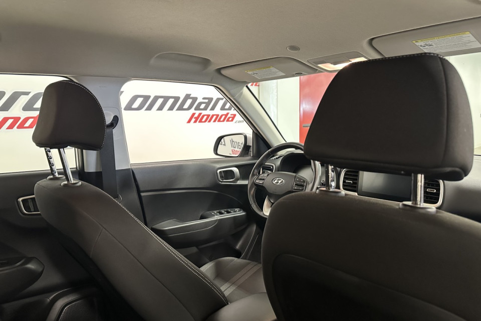 2023 Hyundai Venue - Image 23