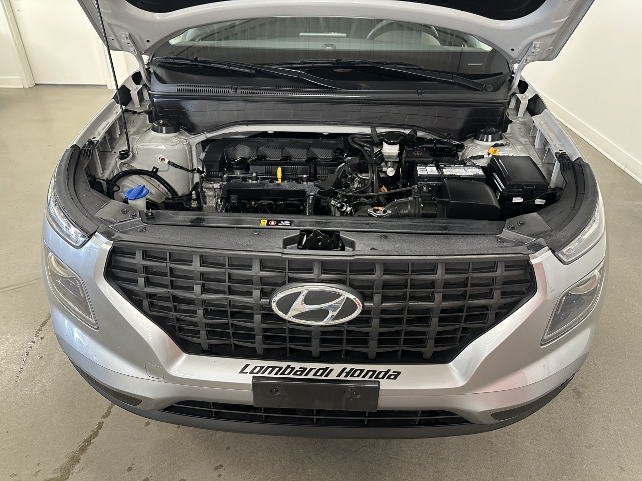 2023 Hyundai Venue - Image 24