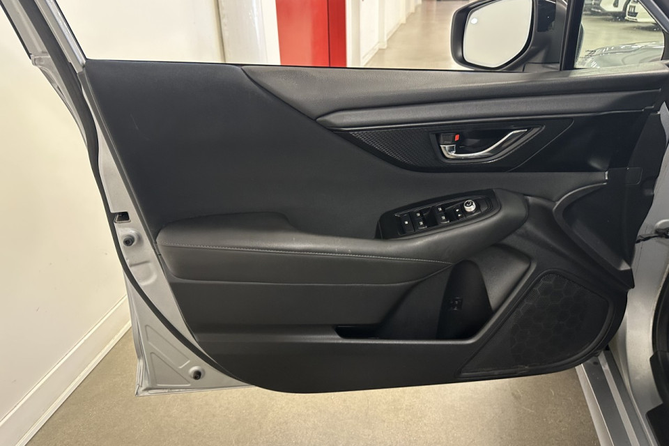 2020 Subaru Legacy - Image 11