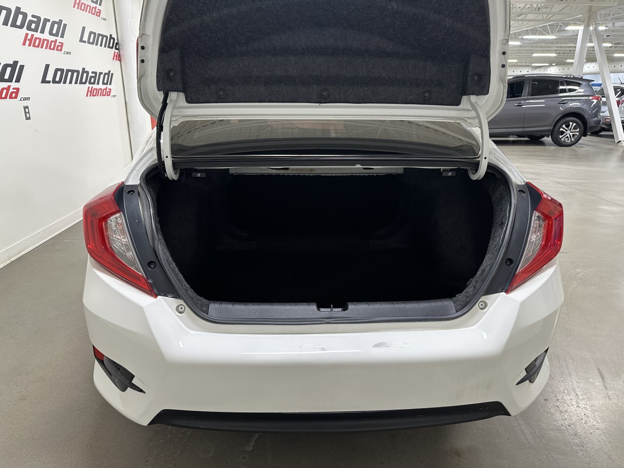 2018 Honda Civic - Image 21