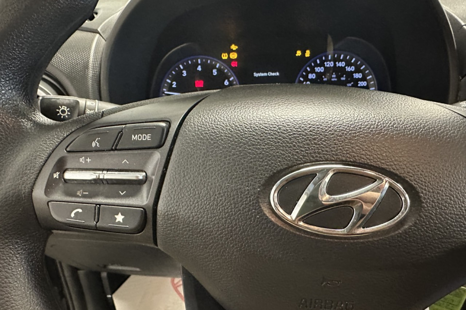 2022 Hyundai Kona - Image 14