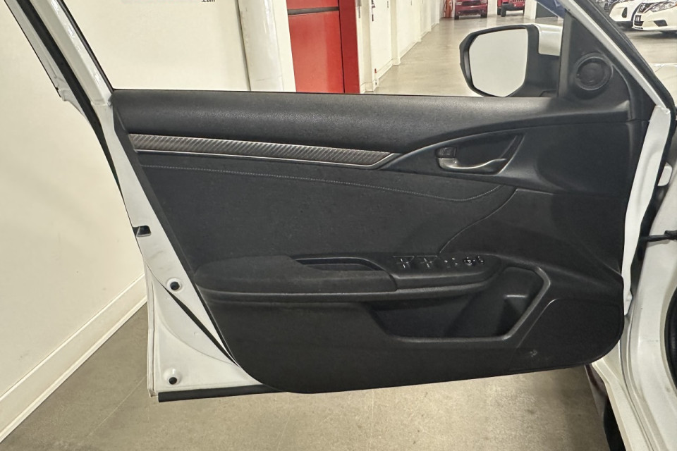 2019 Honda Civic - Image 12