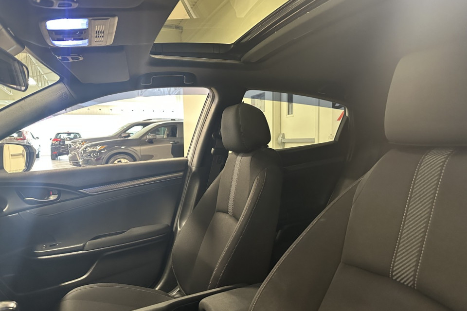 2019 Honda Civic - Image 14