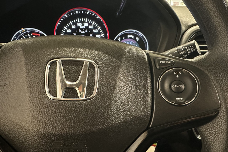 2017 Honda HR-V - Image 16