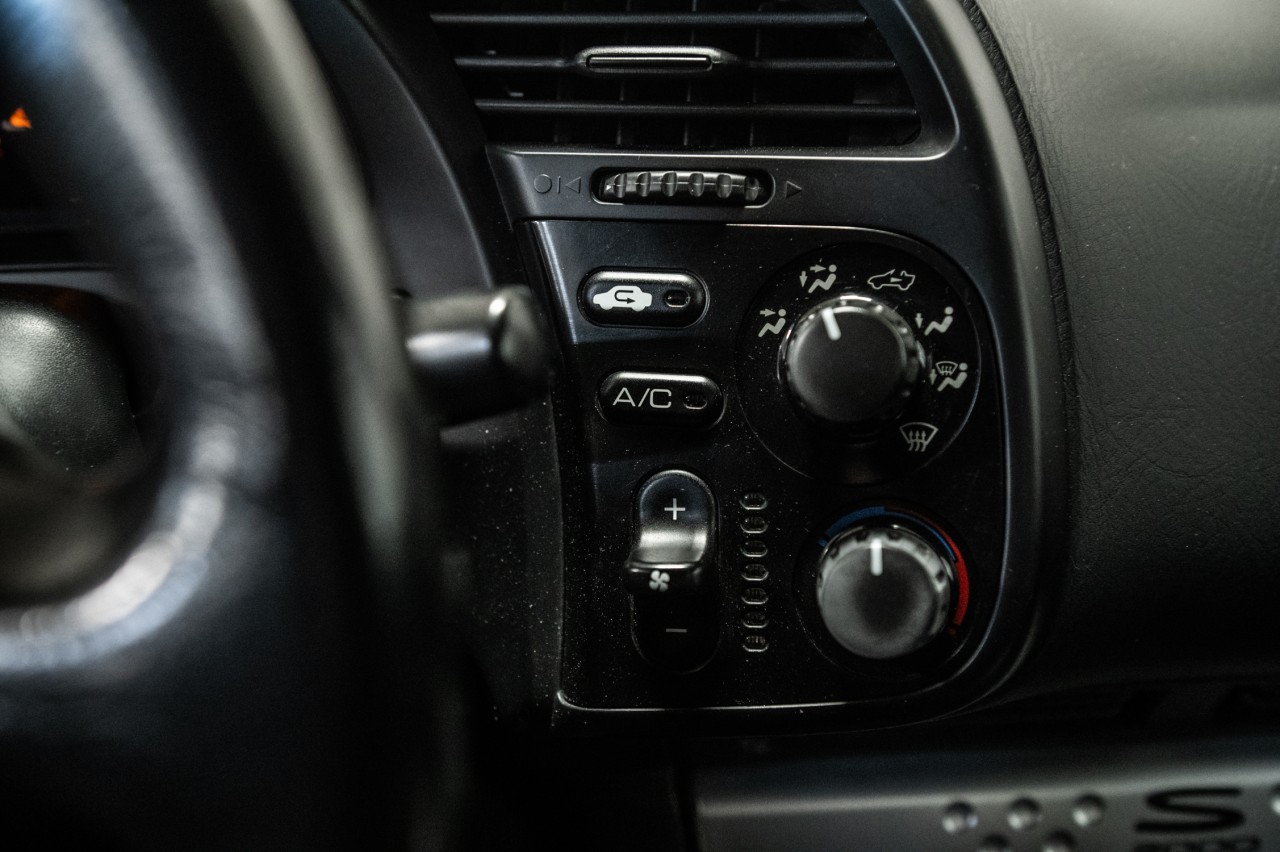 2005 Honda S2000 - Image 19