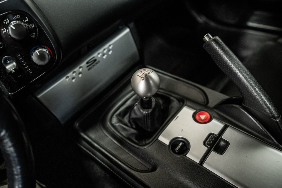2005 Honda S2000 - Image 20